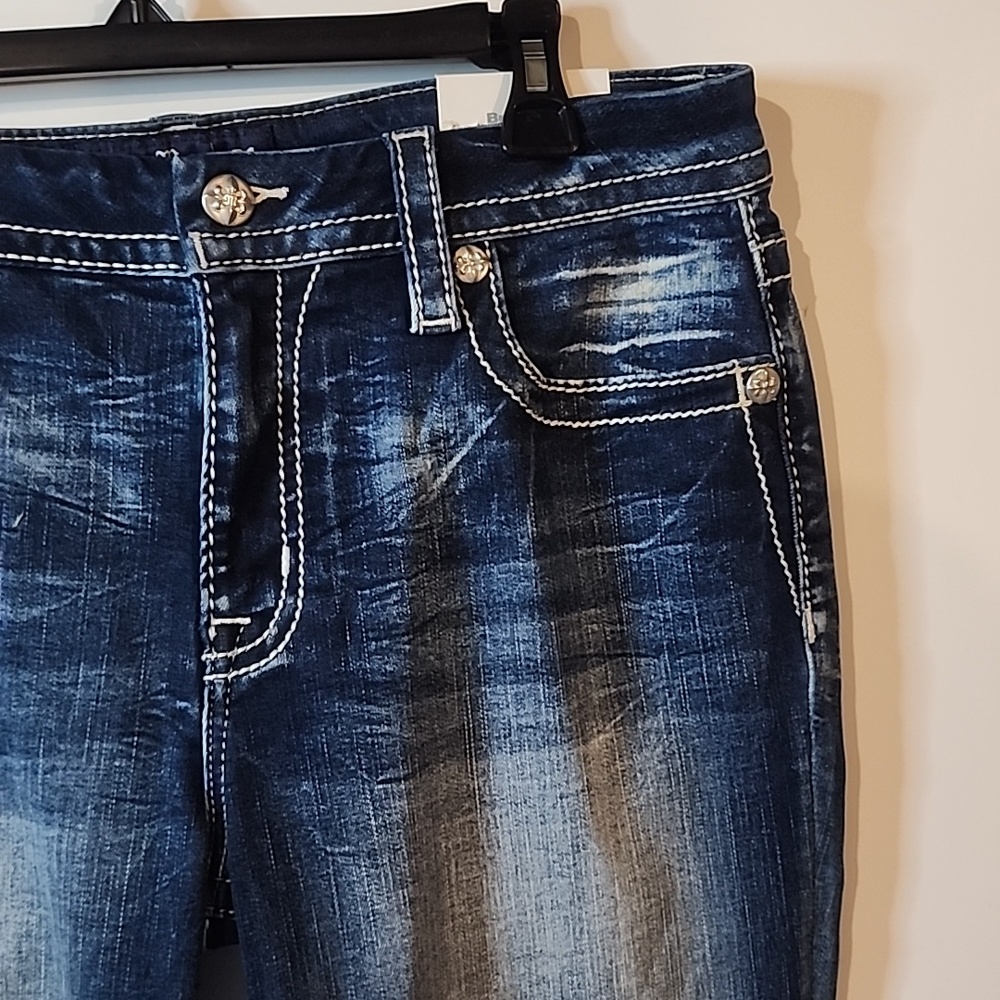 Miss Me Curvy Cropped Jeans NWT Size 31 - Picture 4 of 14